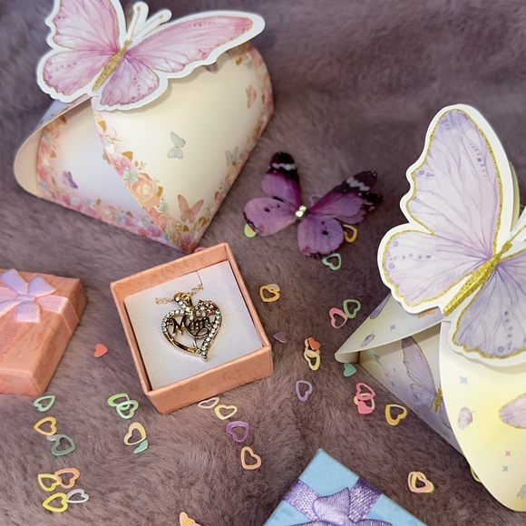 Mother’s Day Gift Necklace- Heart Shaped Flower Mom Pendant & Butterfly Gift Box - Picture 3 of 12